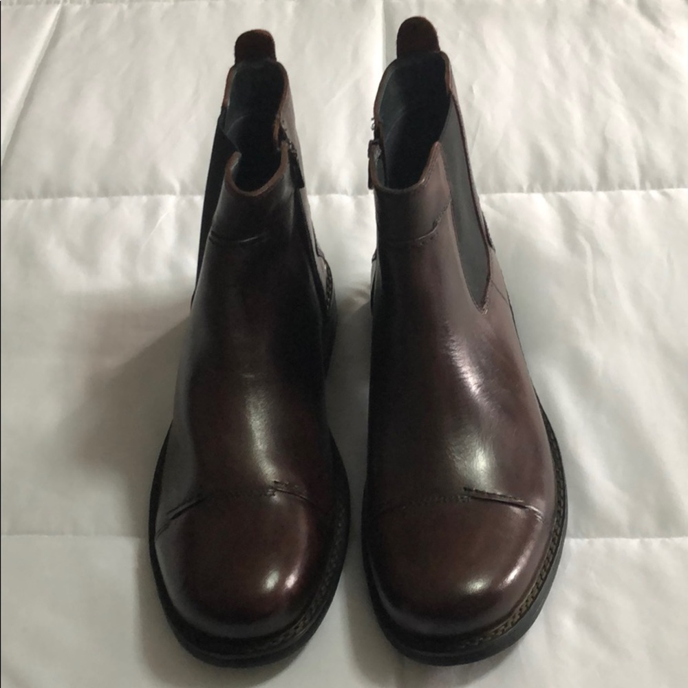 Clarks Chukka Boots New